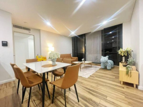 Beautiful Modern Massive 3 BR APT in Rosebery, Sydney